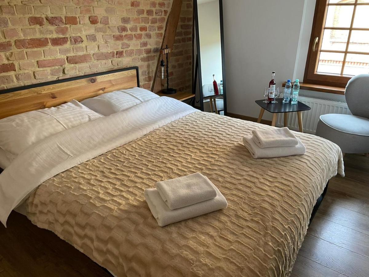 Miodosytnia Hotel Chwarszczany Kültér fotó