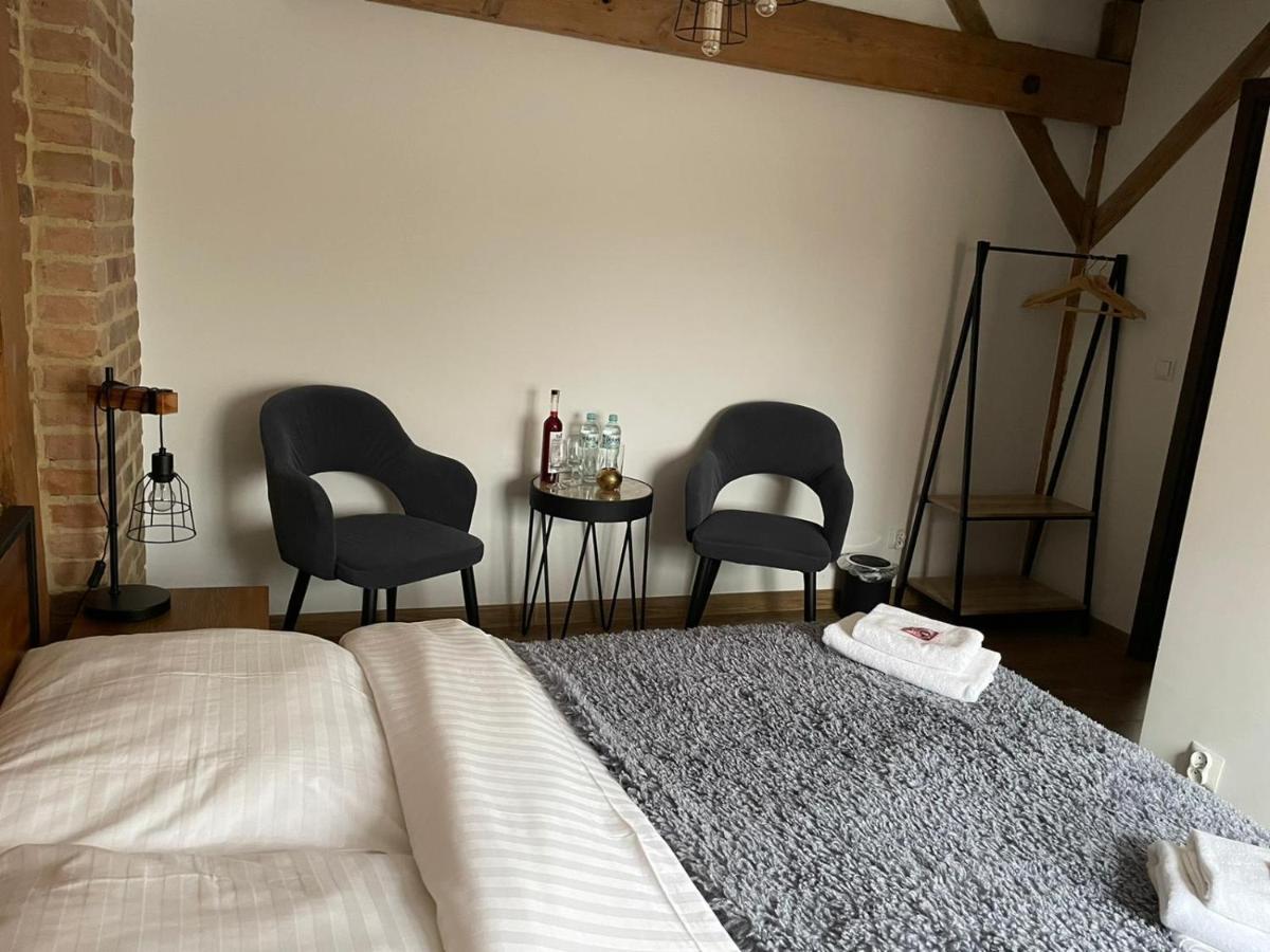 Miodosytnia Hotel Chwarszczany Kültér fotó